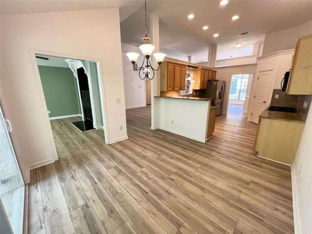 708 York View Drive, Auburn, GA 30011