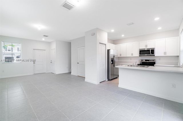 2685 SE 12th St 2685, Homestead, FL 33035