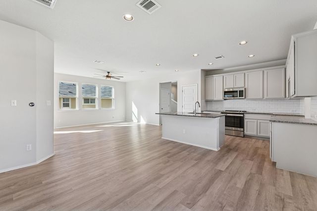 316 Insider LOOP, Elgin, TX 78621