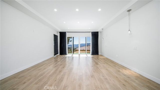 1001 Via Alta, Burbank, CA 91501