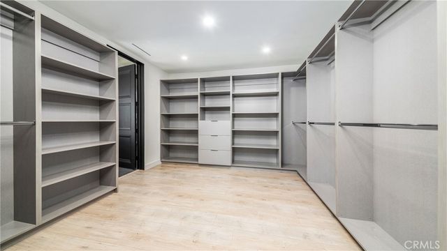 1001 Via Alta, Burbank, CA 91501