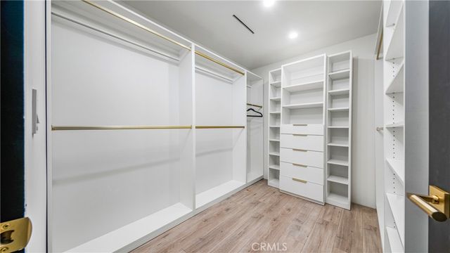 1001 Via Alta, Burbank, CA 91501
