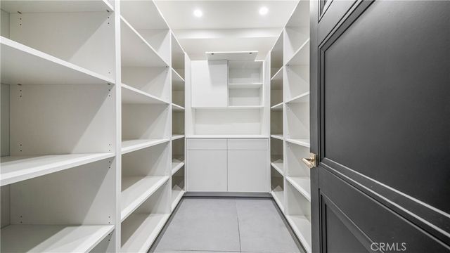 1001 Via Alta, Burbank, CA 91501
