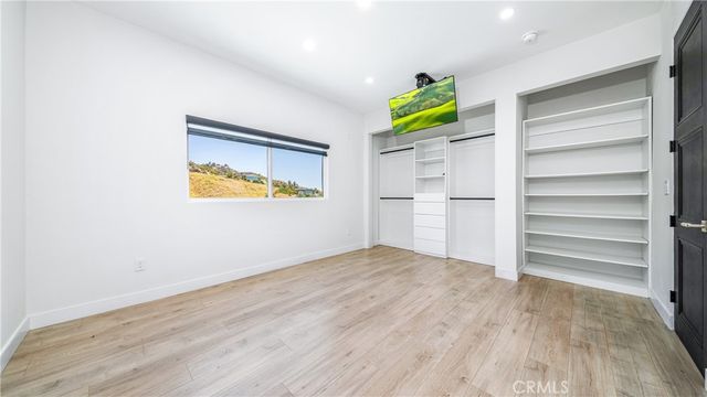 1001 Via Alta, Burbank, CA 91501