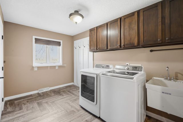 25 Timber Ridge Drive, Coal Valley, IL 61240