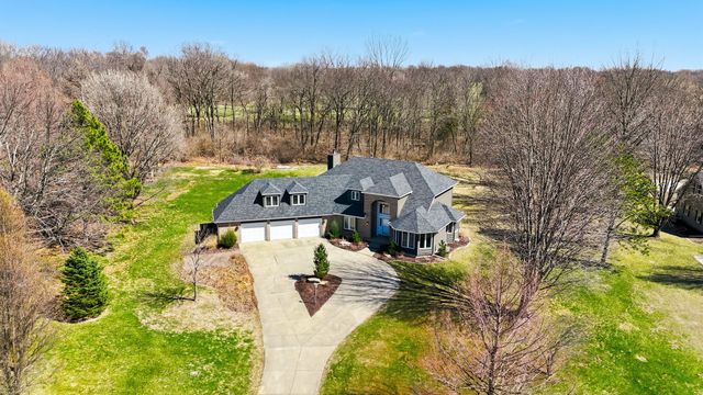 25 Timber Ridge Drive, Coal Valley, IL 61240