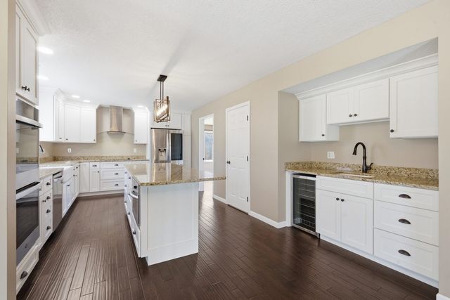 25 Timber Ridge Drive, Coal Valley, IL 61240