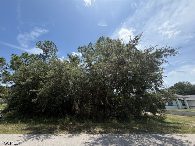806 E 6th ST, Lehigh Acres, FL 33972