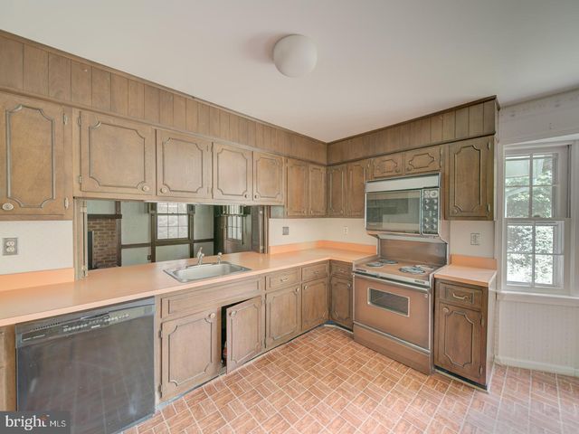 15313 BASSWOOD CT, Rockville, MD 20853