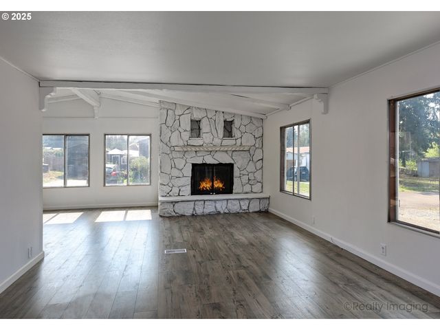 36451 S SAWTELL Rd 10, Molalla, OR 97038