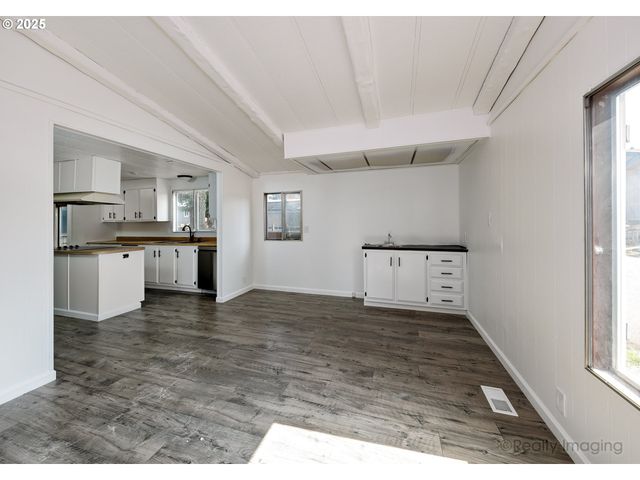 36451 S SAWTELL Rd 10, Molalla, OR 97038