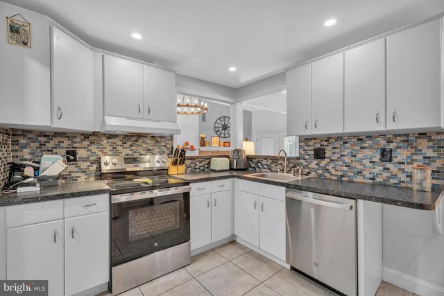 248 UXBRIDGE, Cherry Hill, NJ 08034