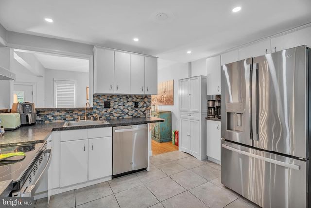 248 UXBRIDGE, Cherry Hill, NJ 08034