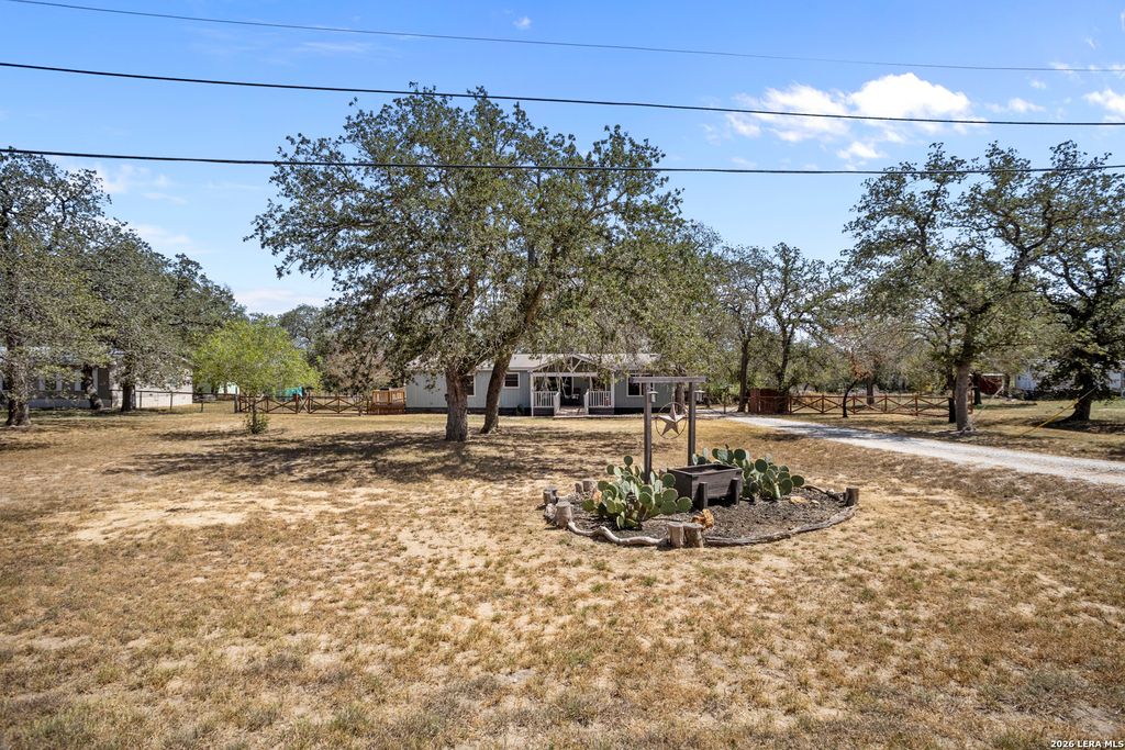 170 Savannah Grove, Von Ormy, TX 78073