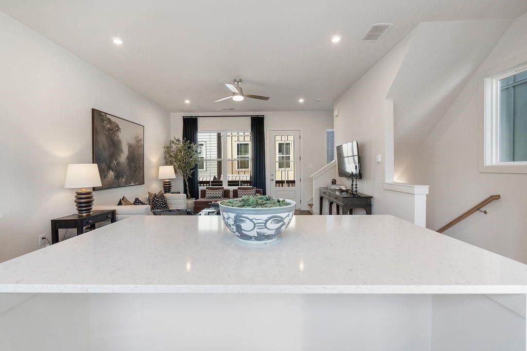 Image 10 of property listing at 2696 Mackintosh Court 34, Brookhaven, GA 30319