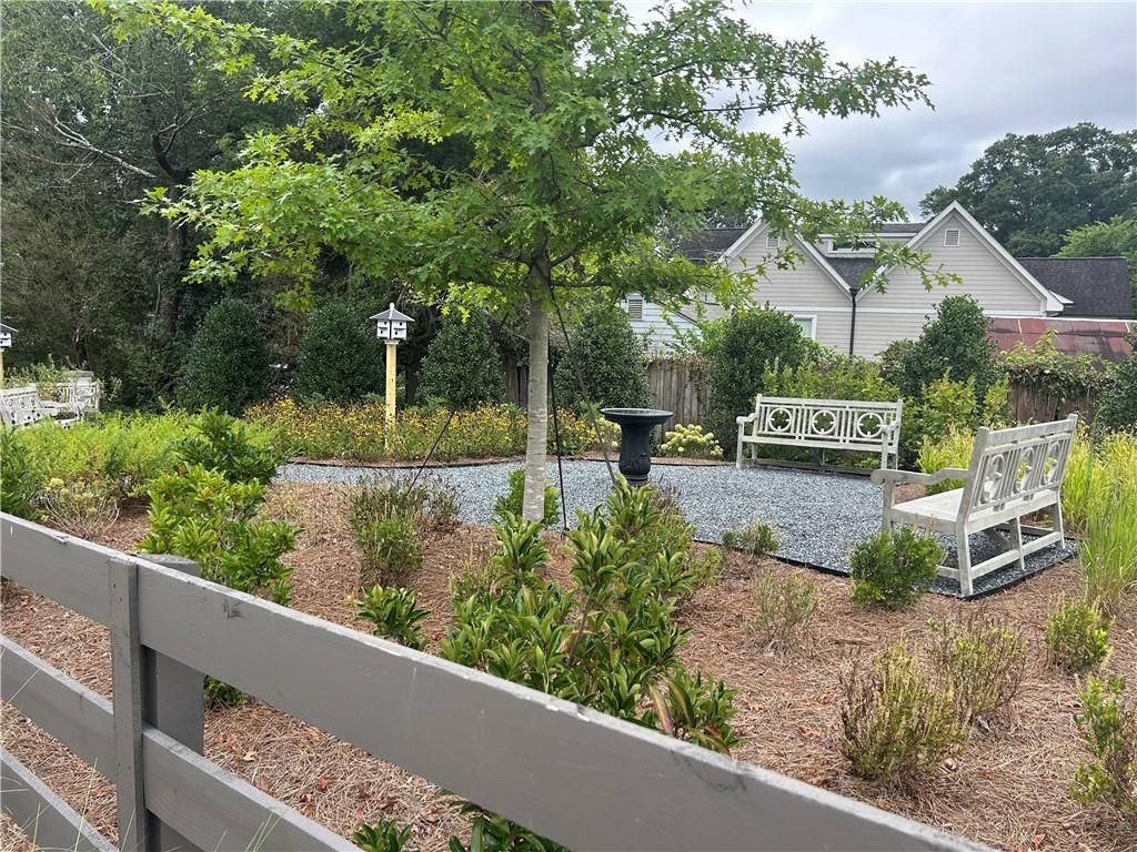 Image 2 of property listing at 2696 Mackintosh Court 34, Brookhaven, GA 30319