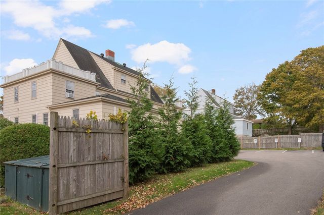 118 Ruggles Avenue 202, Newport, RI 02840