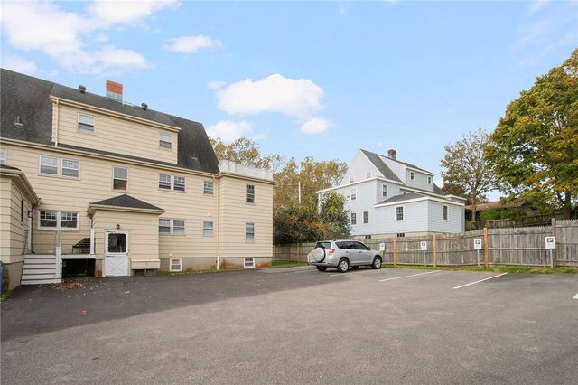 118 Ruggles Avenue 202, Newport, RI 02840