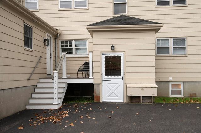 118 Ruggles Avenue 202, Newport, RI 02840