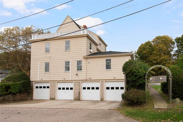 118 Ruggles Avenue 202, Newport, RI 02840