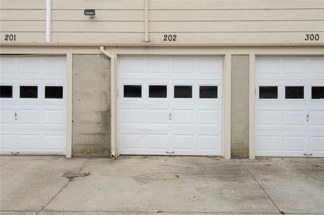 118 Ruggles Avenue 202, Newport, RI 02840