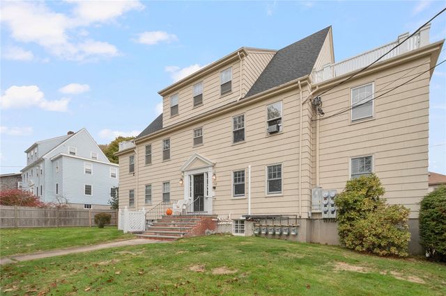 118 Ruggles Avenue 202, Newport, RI 02840