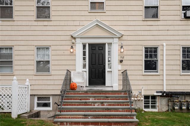 118 Ruggles Avenue 202, Newport, RI 02840