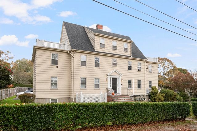 118 Ruggles Avenue 202, Newport, RI 02840