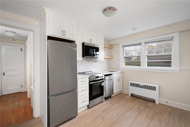 118 Ruggles Avenue 202, Newport, RI 02840