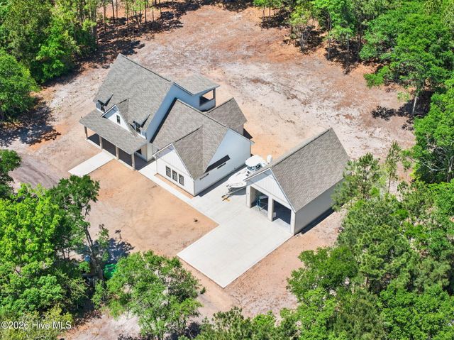1832 Oak Harbour Drive SW, Ocean Isle Beach, NC 28469