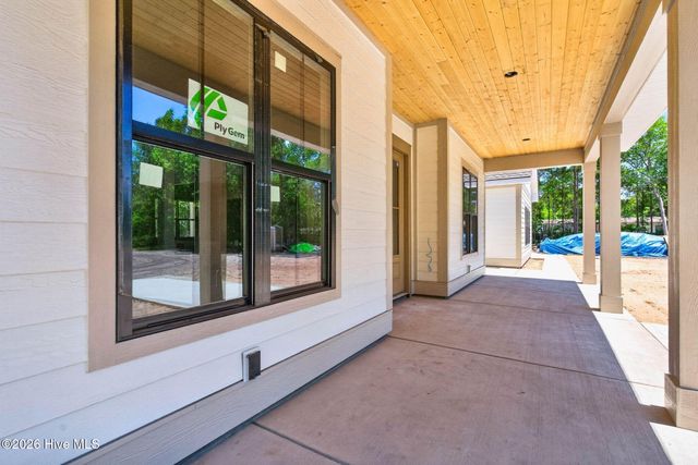1832 Oak Harbour Drive SW, Ocean Isle Beach, NC 28469