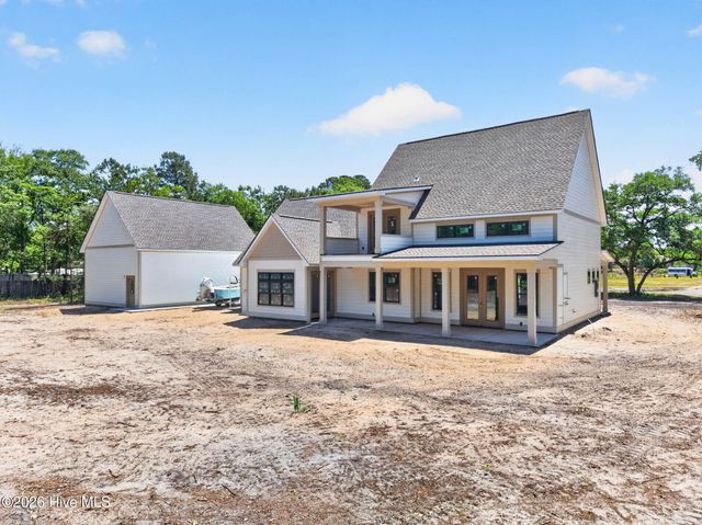 1832 Oak Harbour Drive SW, Ocean Isle Beach, NC 28469