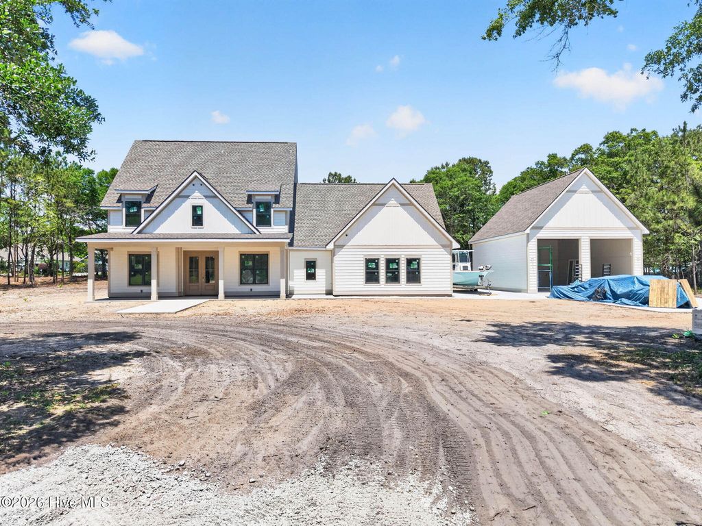 1832 Oak Harbour Drive SW, Ocean Isle Beach, NC 28469