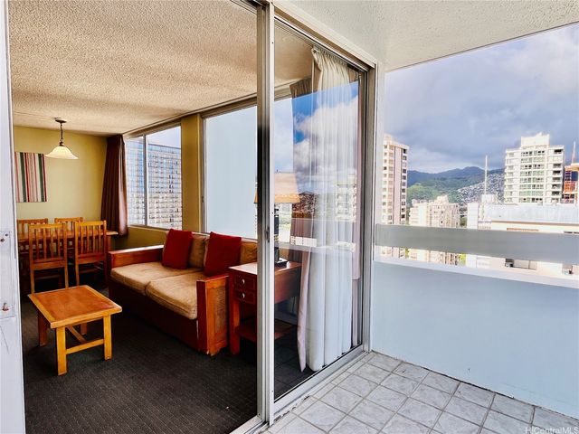 2427 Kuhio Avenue 2207, Honolulu, HI 96815
