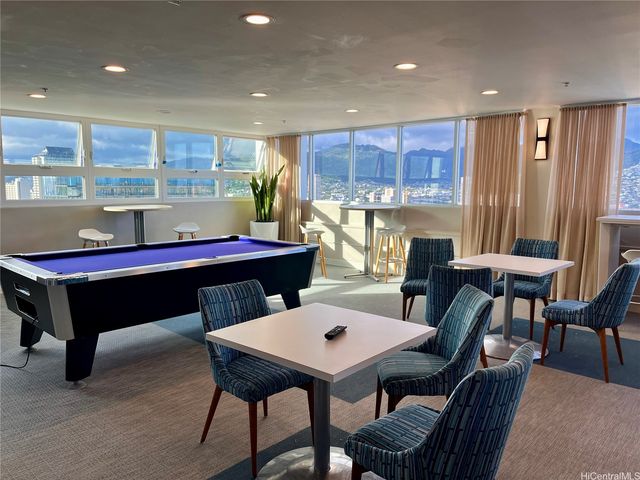 2427 Kuhio Avenue 2207, Honolulu, HI 96815