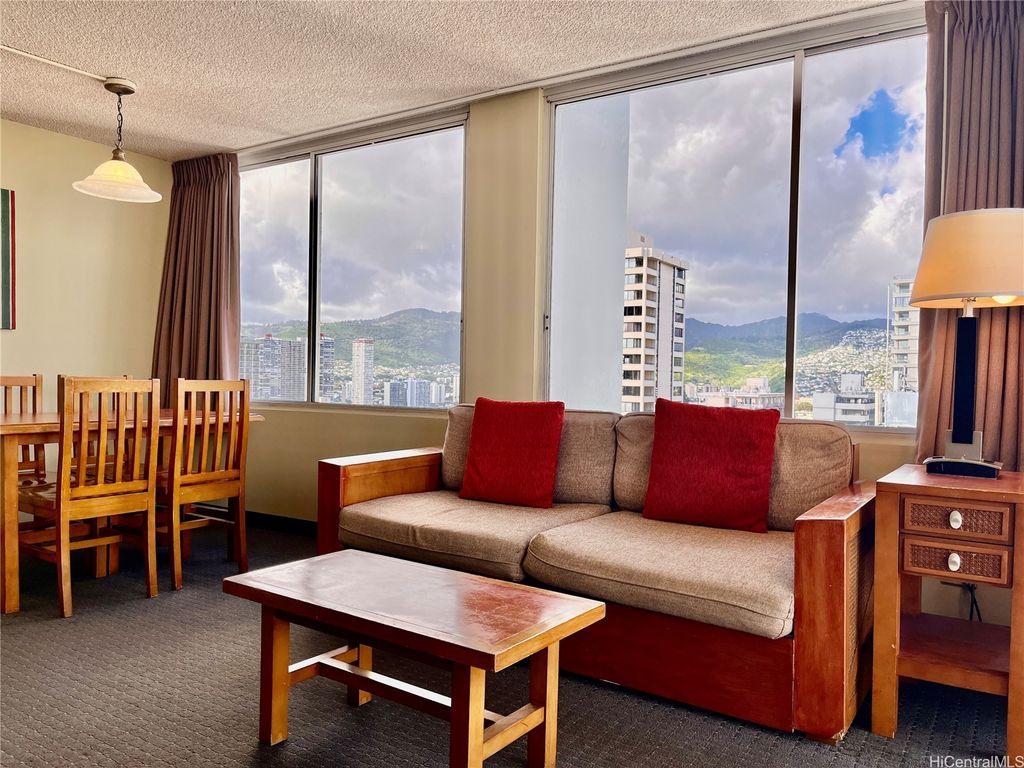 2427 Kuhio Avenue 2207, Honolulu, HI 96815