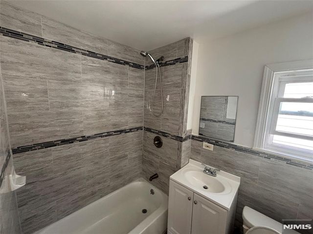 271 Vermont Avenue, Irvington, NJ 07111