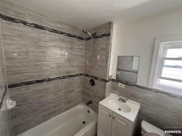 271 Vermont Avenue, Irvington, NJ 07111