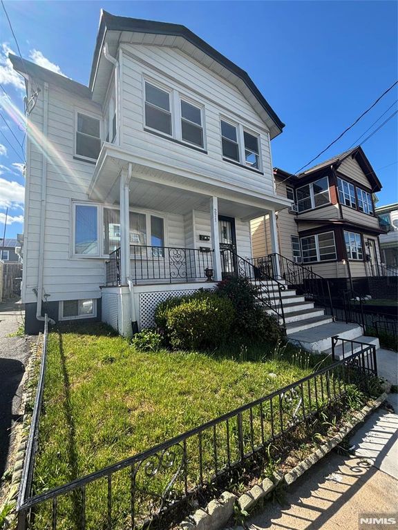 271 Vermont Avenue, Irvington, NJ 07111