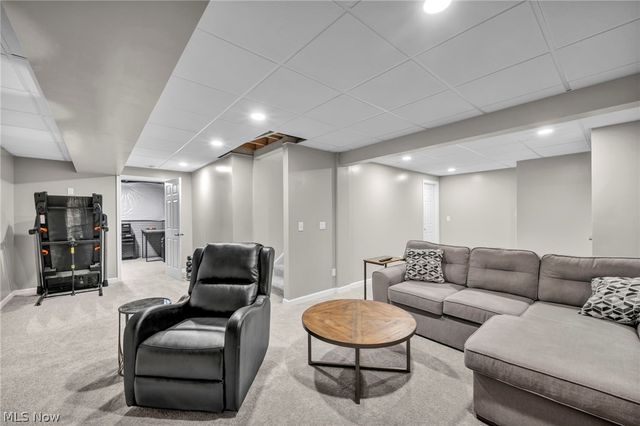 2688 Himelrigh Boulevard, Barberton, OH 44203