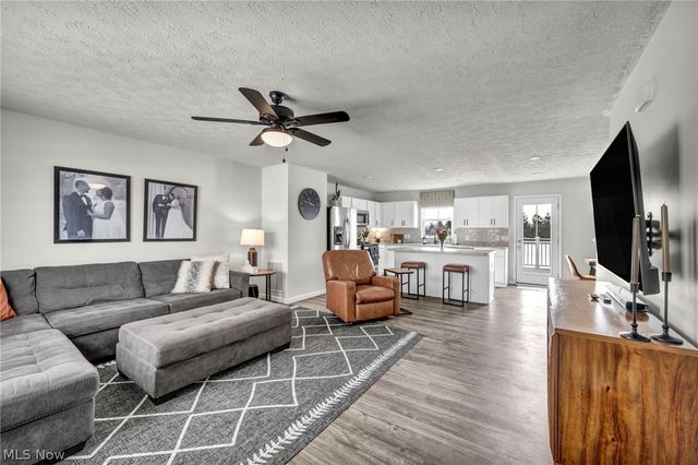 2688 Himelrigh Boulevard, Barberton, OH 44203