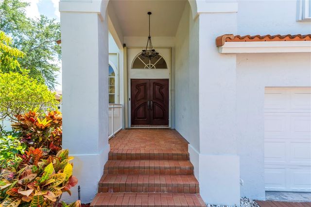 1020 NW 184th Ter, Pembroke Pines, FL 33029