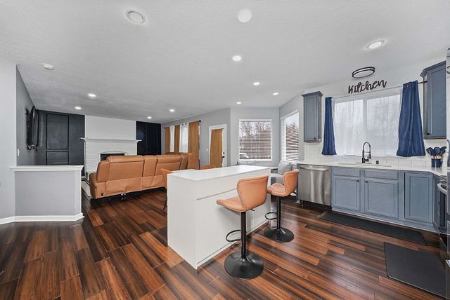 8272 Woodstream Drive, Canal Winchester, OH 43110