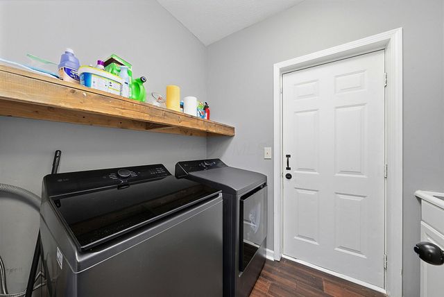 8272 Woodstream Drive, Canal Winchester, OH 43110