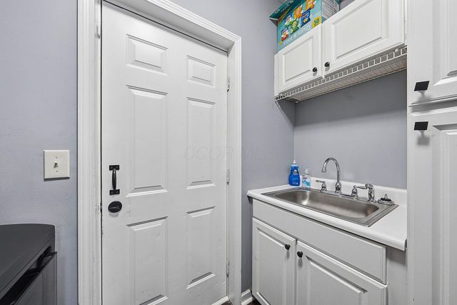 8272 Woodstream Drive, Canal Winchester, OH 43110