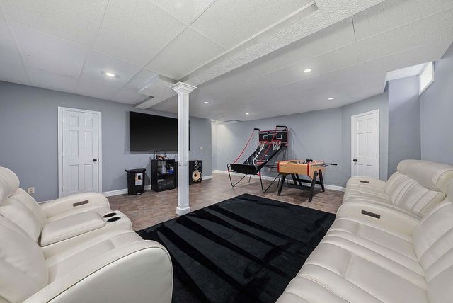 8272 Woodstream Drive, Canal Winchester, OH 43110