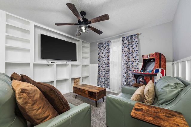 8272 Woodstream Drive, Canal Winchester, OH 43110