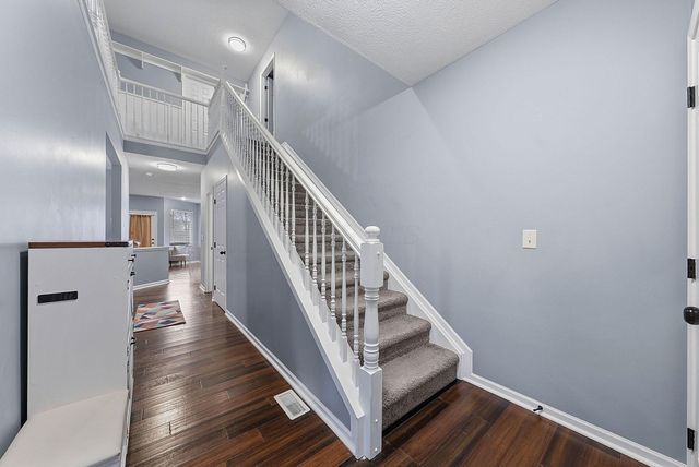 8272 Woodstream Drive, Canal Winchester, OH 43110