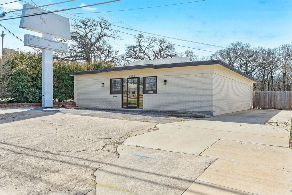 7604 Baker Boulevard, Richland Hills, TX 76118