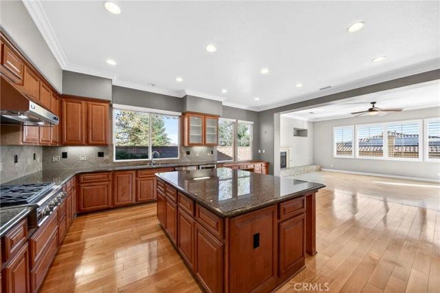 7837 Lady Banks, Corona, CA 92883